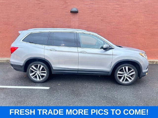 Used 2017 Honda Pilot Elite image 1