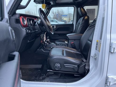 Used 2020 Jeep Wrangler Unlimited Rubicon w/ Advanced Safety Group image 18