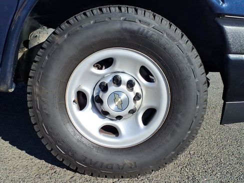 Used 2021 Chevrolet Express 3500 3500 w/ Driver Convenience Package image 8