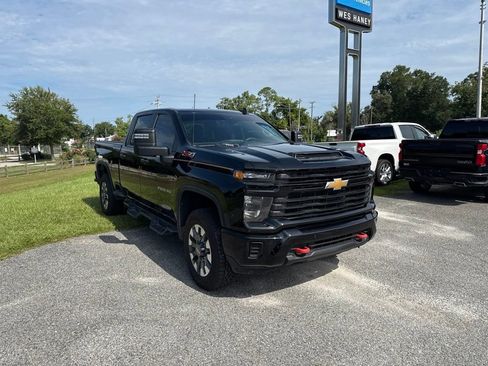 Used 2025 Chevrolet Silverado 2500 Custom w/ Custom Value Package AWD/4WD image 2