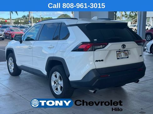 Used 2021 Toyota RAV4 XLE w/ Carpet Mat Package (TMS) FWD image 3
