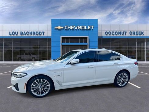 Used 2023 BMW 530e w/ M Sport Package image 5
