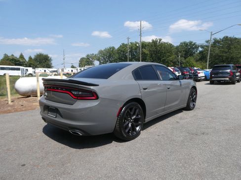 Used 2019 Dodge Charger SXT w/ Blacktop Package RWD image 5