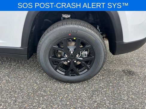 New 2026 Jeep Grand Cherokee Altitude AWD/4WD image 25