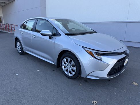 New 2026 Toyota Corolla LE image 2