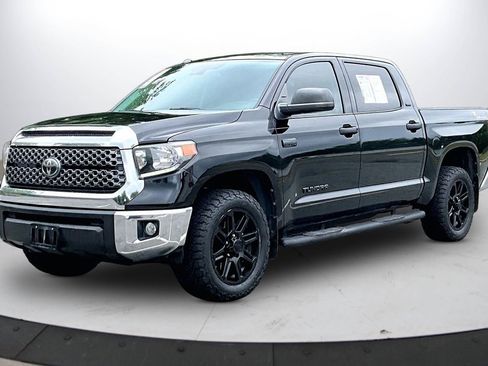 Used 2018 Toyota Tundra SR5 w/ SR5 Upgrade Package AWD/4WD image 4