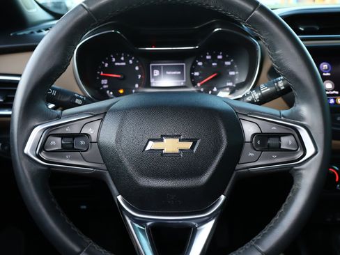 Used 2021 Chevrolet TrailBlazer ACTIV w/ Driver Confidence Package FWD image 11