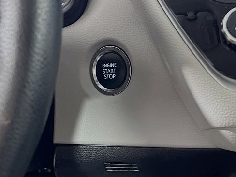Used 2025 Toyota Corolla LE w/ Convenience Package image 23