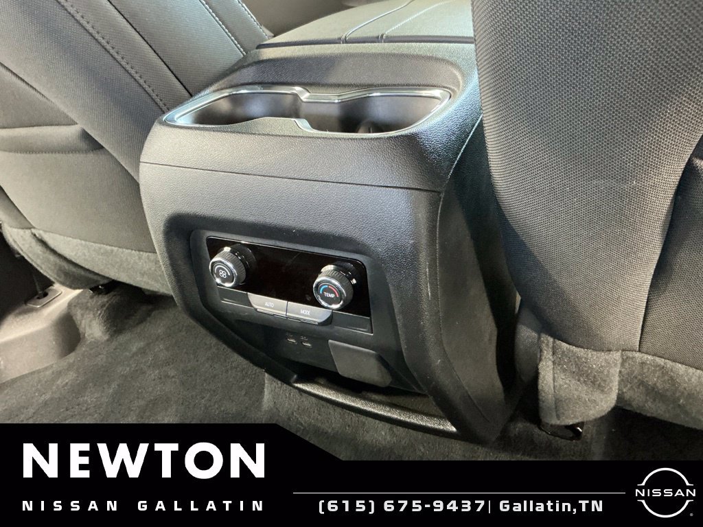 Used 2024 Chevrolet Traverse LT FWD image 20