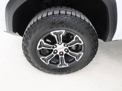 Used 2024 GMC Canyon AT4 w/ Canyon Safety Plus Package image 7