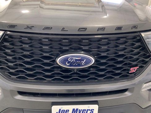 Used 2020 Ford Explorer ST w/ ST Street Pack image 27