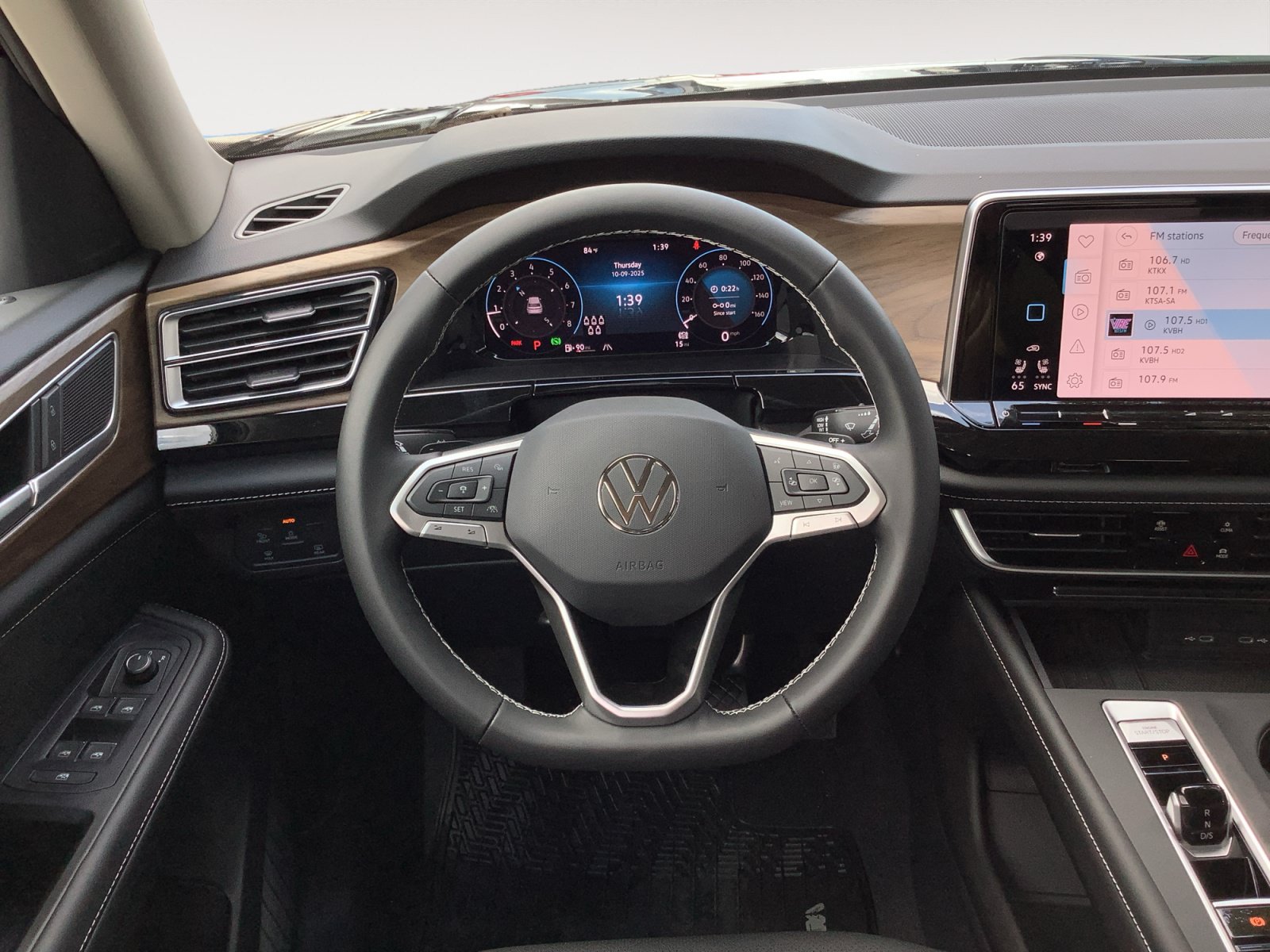 New 2026 Volkswagen Atlas SE FWD image 15