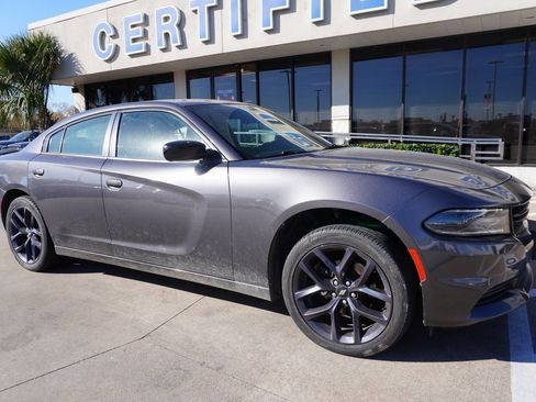 Used 2019 Dodge Charger SXT w/ Blacktop Package image 1