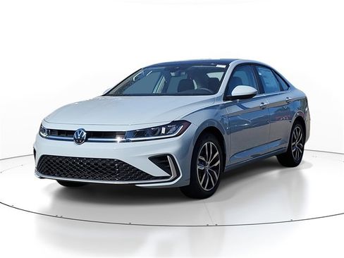 New 2025 Volkswagen Jetta SE image 2