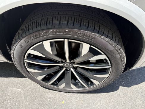 Used 2025 Volvo XC90 B6 Plus AWD/4WD image 14