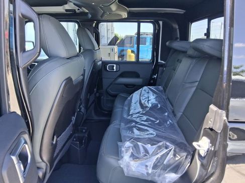 New 2026 Jeep Gladiator Mojave image 21