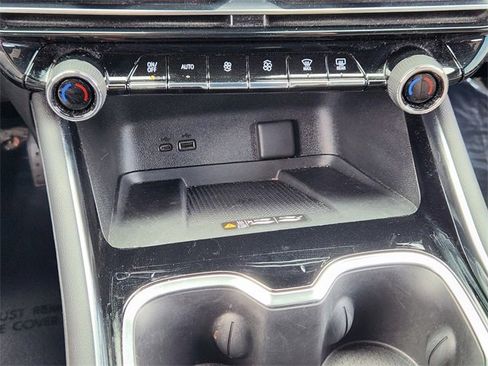 Certified 2025 Chevrolet Traverse LT image 14