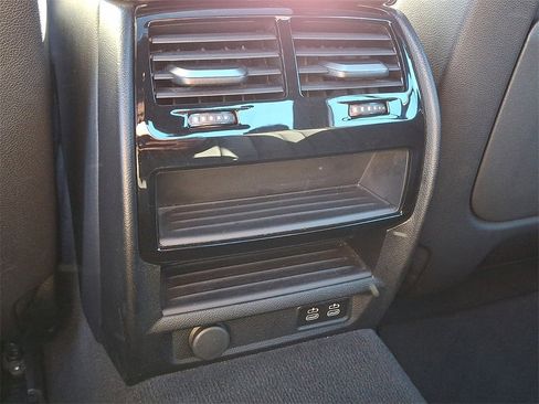 Used 2023 BMW 530e xDrive image 11