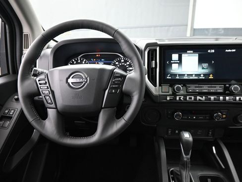 New 2025 Nissan Frontier SV w/ SV Convenience Package RWD image 12