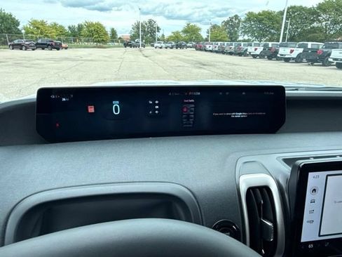 Used 2026 Ford Expedition Active AWD/4WD image 14