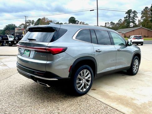New 2026 Buick Enclave Preferred image 8