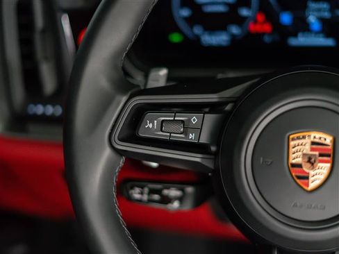Certified 2026 Porsche Cayenne AWD/4WD image 17