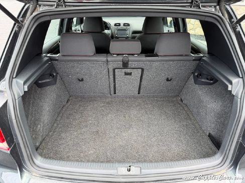 Used 2011 Volkswagen Golf 4-Door FWD image 9