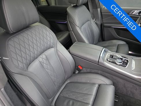 Certified 2025 BMW X7 M60i AWD/4WD image 29