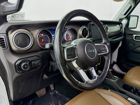 Used 2021 Jeep Wrangler Unlimited Rubicon AWD/4WD image 11