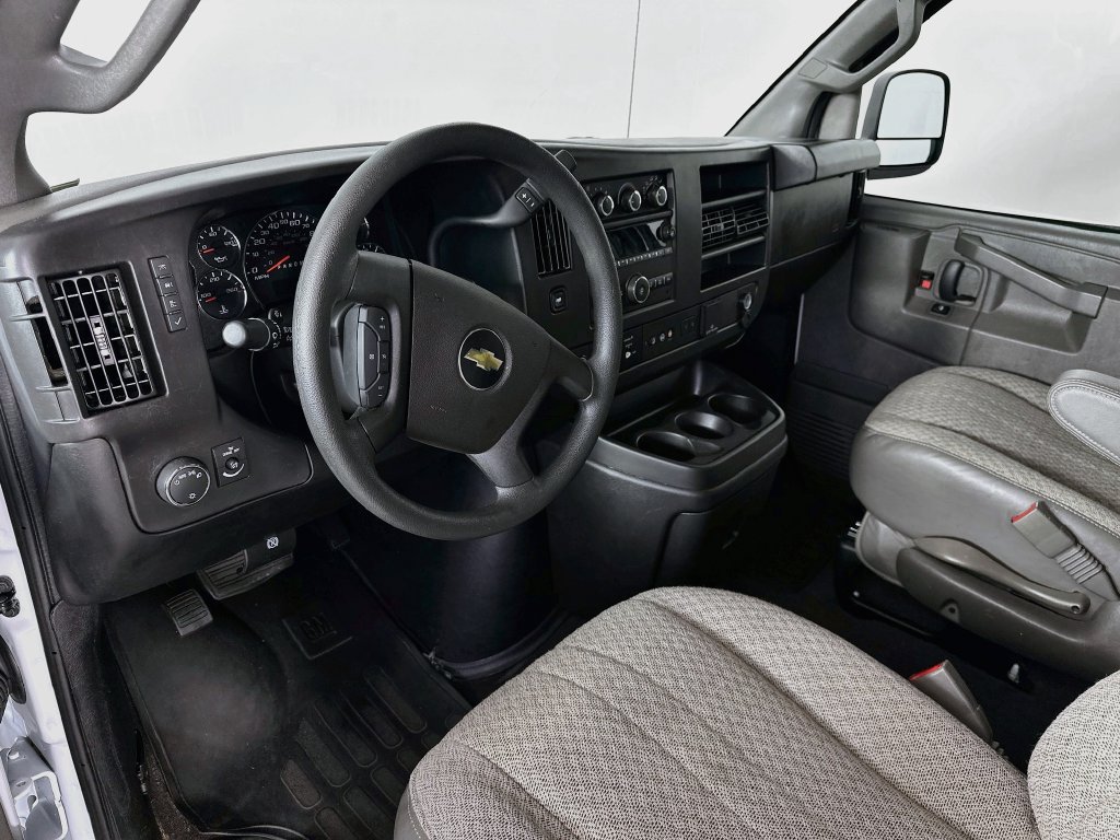 Used 2025 Chevrolet Express 3500 LT w/ LT Preferred Equipment Group RWD image 30