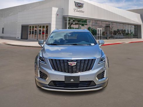 Used 2025 Cadillac XT5 Premium Luxury AWD/4WD image 2