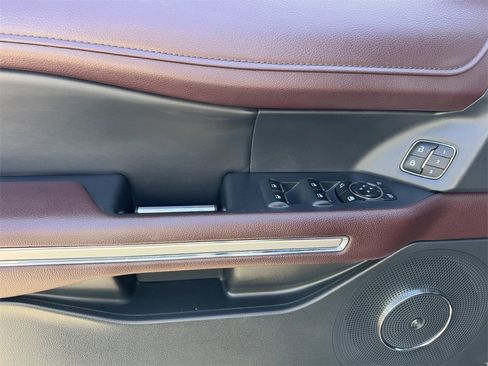 Certified 2024 Ford Expedition Limited image 12