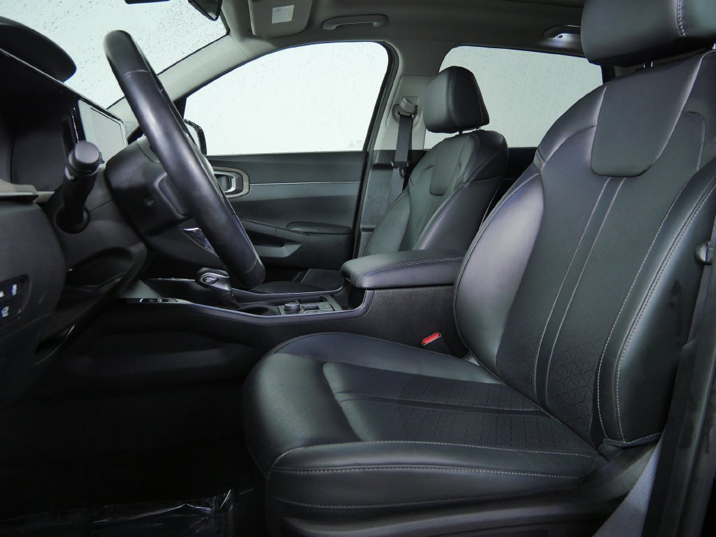 Used 2021 Kia Sorento EX w/ EX AWD X-Line Package image 17