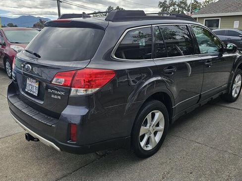 Used 2013 Subaru Outback 3.6R Limited w/ Moonroof Pkg image 3