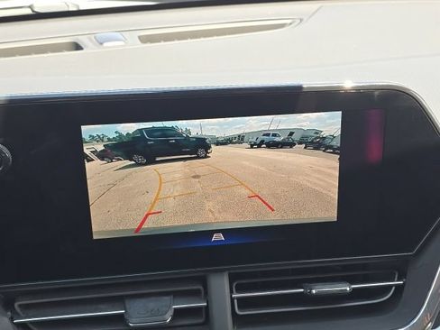Used 2024 Chevrolet Trax LT w/ LT Convenience Package FWD image 29