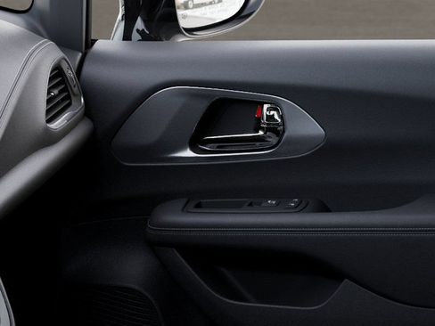 New 2026 Chrysler Pacifica Select FWD image 25