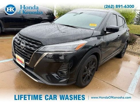 Used 2024 Nissan Kicks SR w/ SR Premium Package FWD image 1