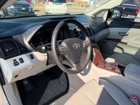 Used 2009 Toyota Venza AWD image 10