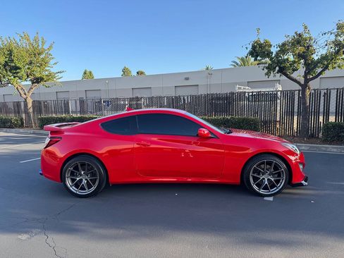 Used 2013 Hyundai Genesis 2.0T RWD image 6