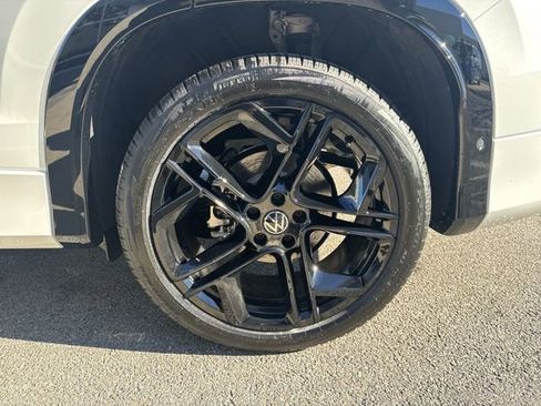 New 2026 Volkswagen Tiguan SE R-Line FWD image 34