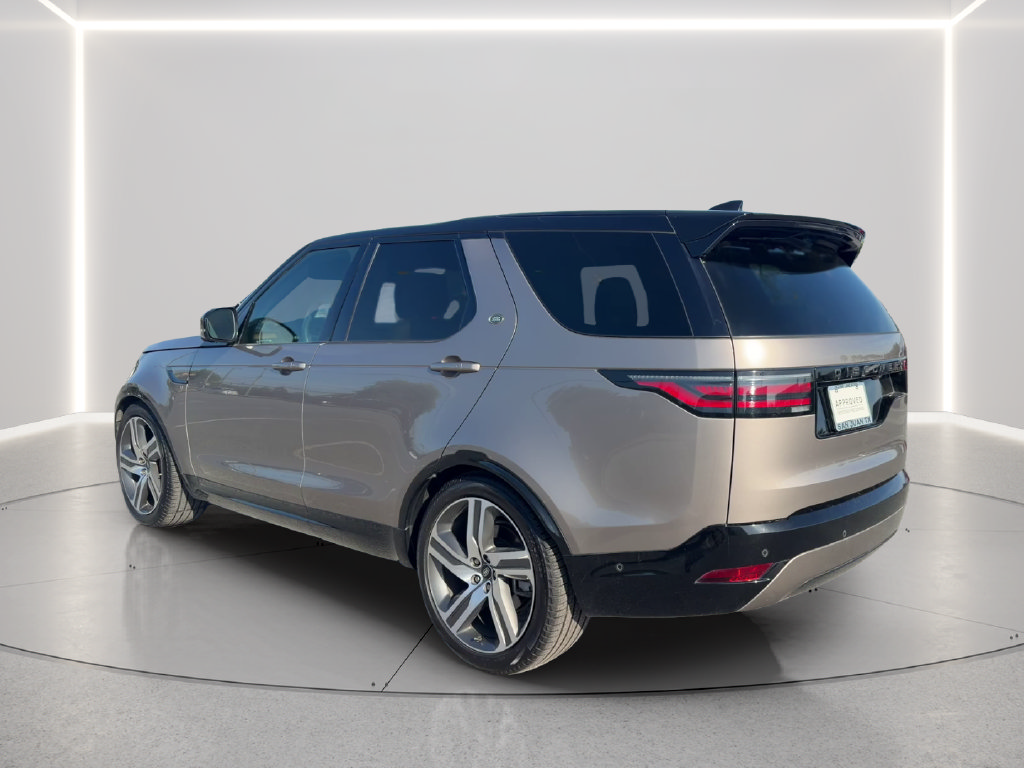 Used 2024 Land Rover Discovery Dynamic SE AWD/4WD image 7