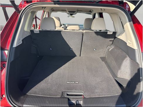 Used 2025 Nissan Rogue SV image 41