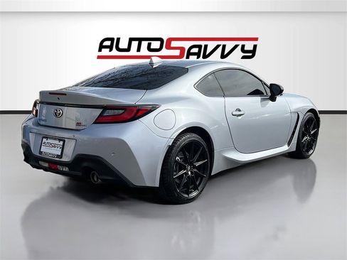 Used 2025 Toyota GR86 Premium w/ ALL Weather Mat Package (TMS) image 7