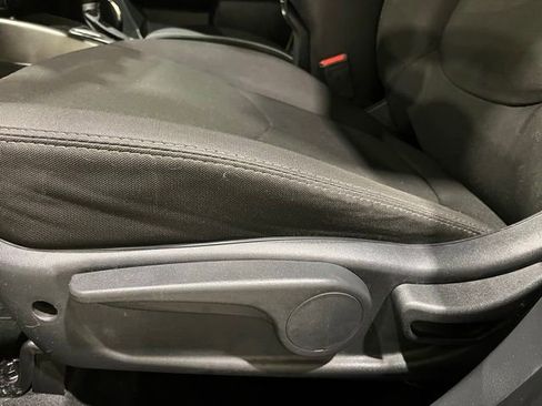 Used 2013 Kia Soul + FWD image 14