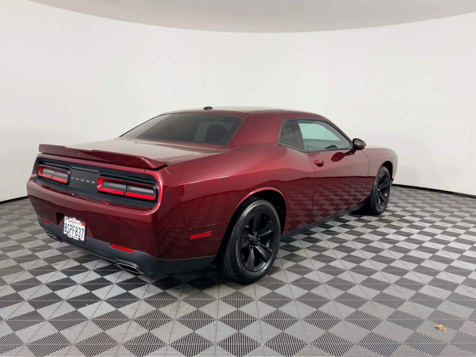 Used 2020 Dodge Challenger SXT RWD image 3