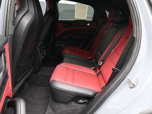 Certified 2025 Porsche Cayenne GTS AWD/4WD image 17