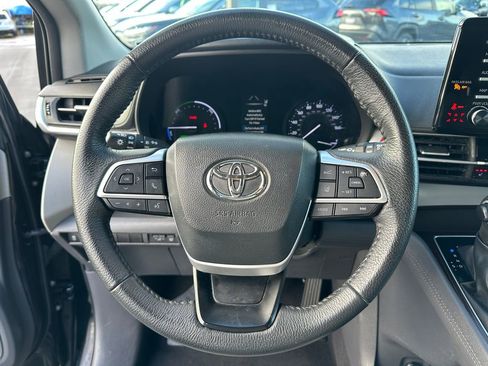 Certified 2023 Toyota Sienna XLE image 22