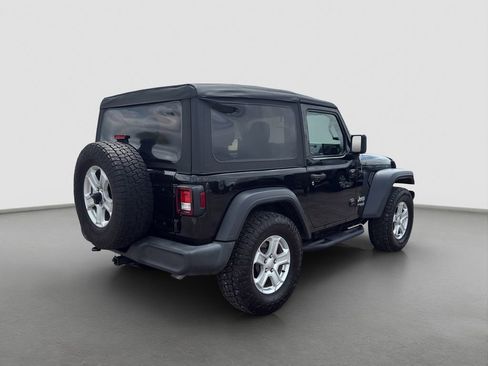 Used 2018 Jeep Wrangler Sport AWD/4WD image 6