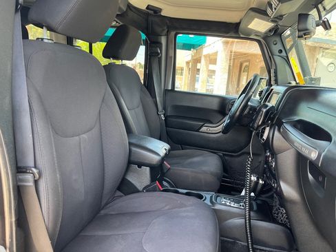 Used 2014 Jeep Wrangler Unlimited Sport w/ Quick Order Package 24S AWD/4WD image 33