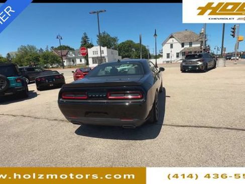 Used 2016 Dodge Challenger R/T Scat Pack w/ Leather Interior Group RWD image 8